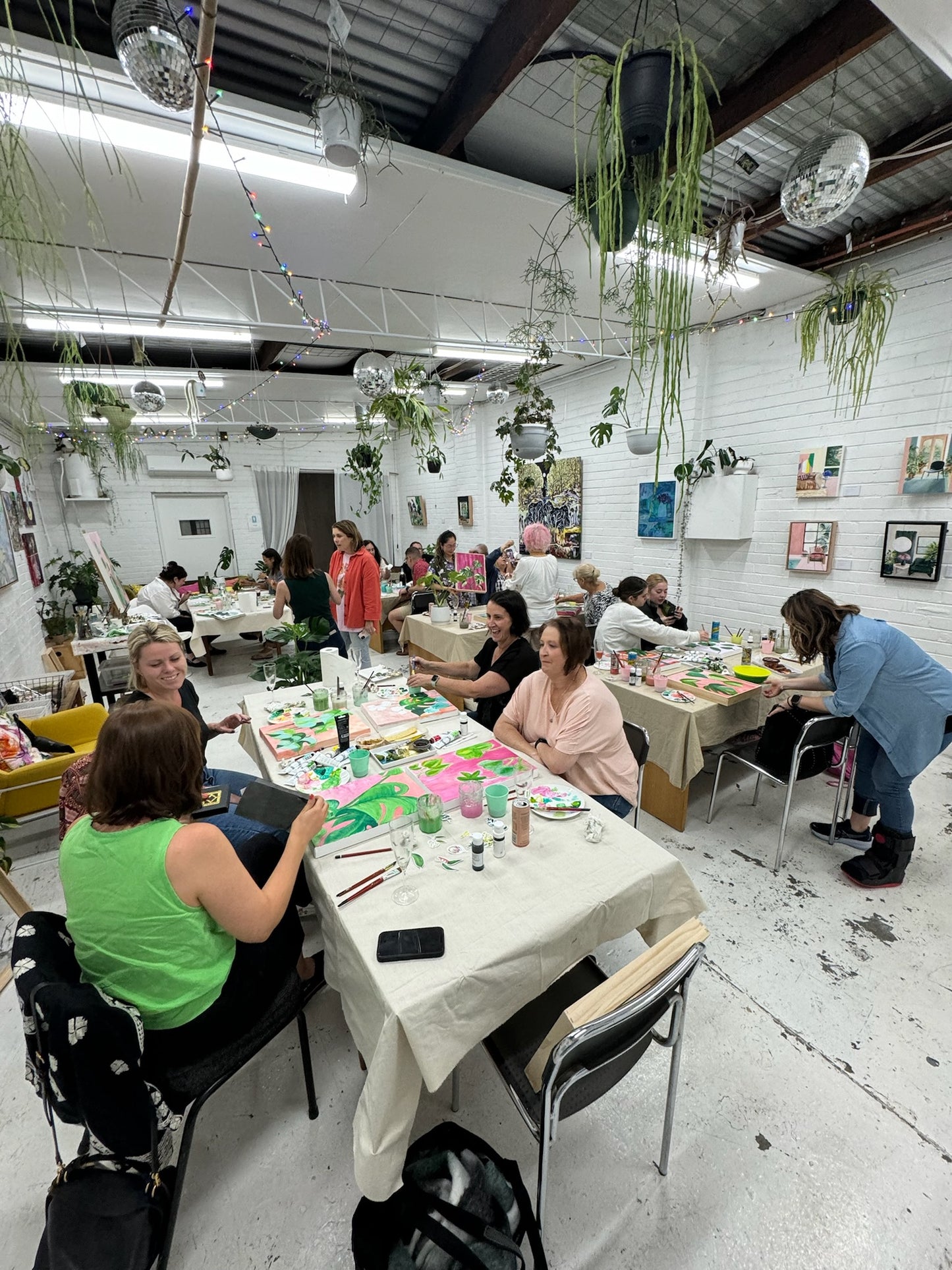 MENTONE / DEC 6th - PAINT + SIP with Vanessa at The Green Space